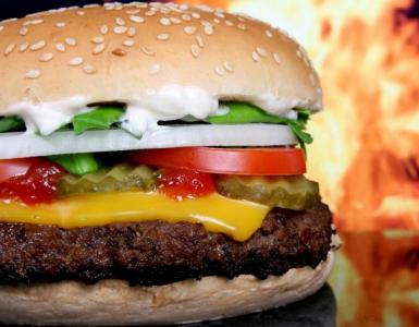 Geheimnisse der Herstellung eines echten Cheeseburgers