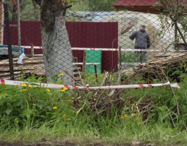 L'elettricista che ha eseguito l'esecuzione vicino a Tver ha dovuto essere legato con del filo metallico
