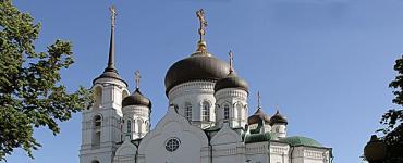ภาพถ่ายและคำอธิบายของโบสถ์ที่มีอยู่ใน Voronezh